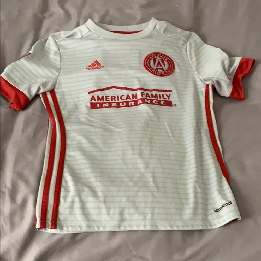 Athletic shirt